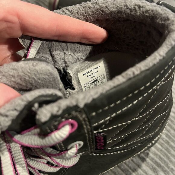 Crocs Womens 7 US AllCast Waterproof Duck Boot Snow Weather Black Purple Gray - Picture 7 of 10